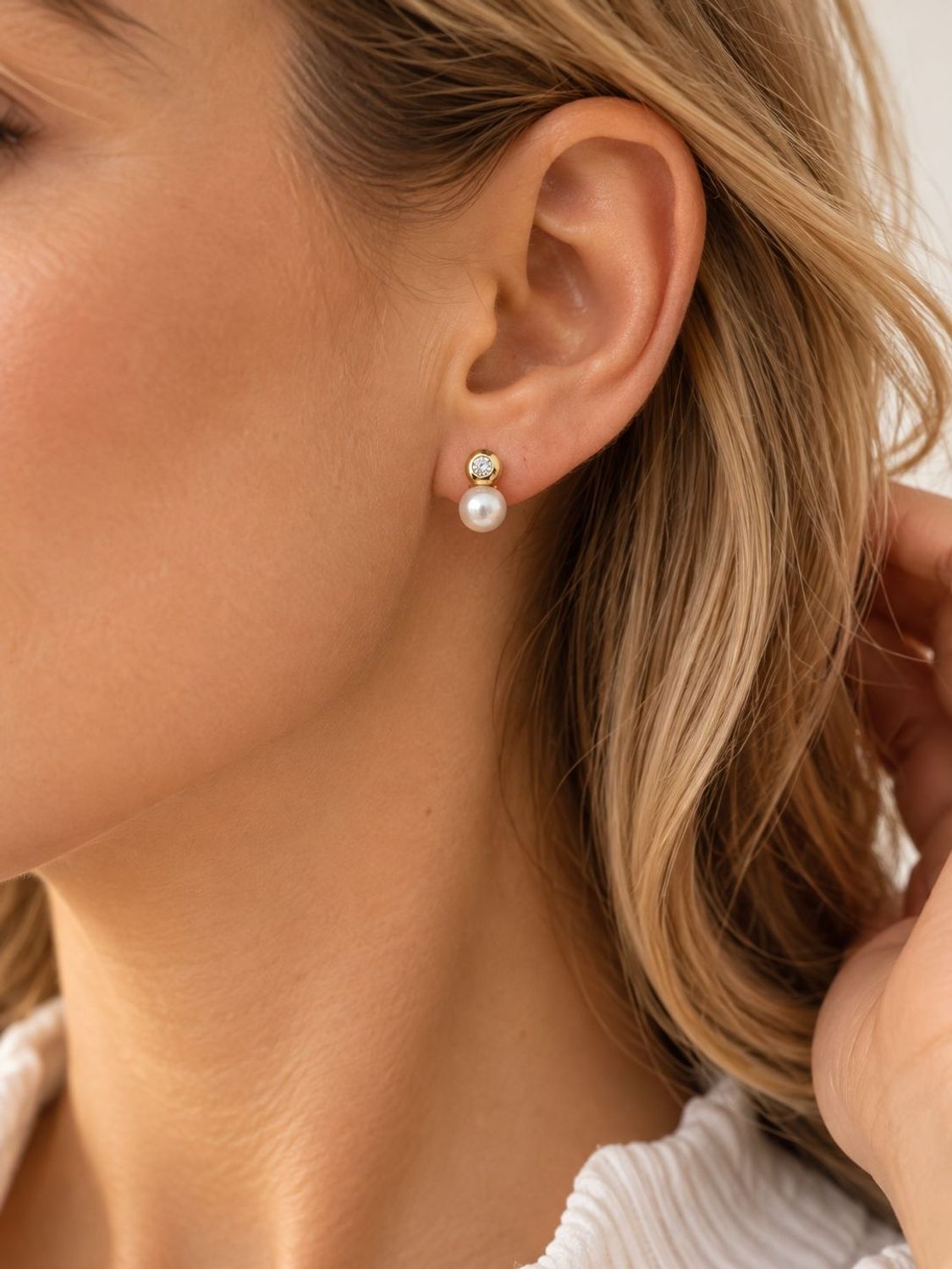 Kolczyki Nomination Italy Pearls Loop z perłą typu shell srebrne pozłacane kropka.jpg